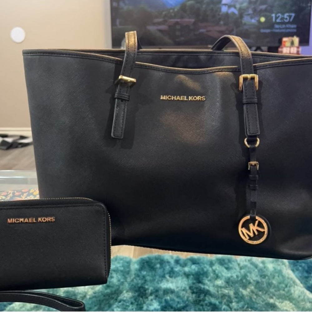 Purse & wallet, excellent condition